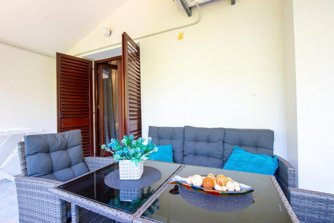 Apartments Ela Новалья Экстерьер фото
